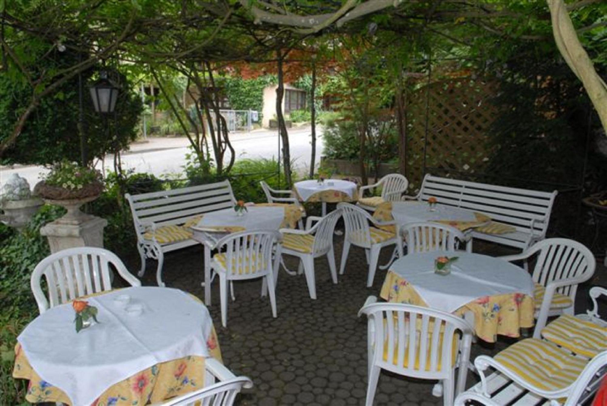 Alte Schreinerei-Auberge Harlekin Randegg Экстерьер фото