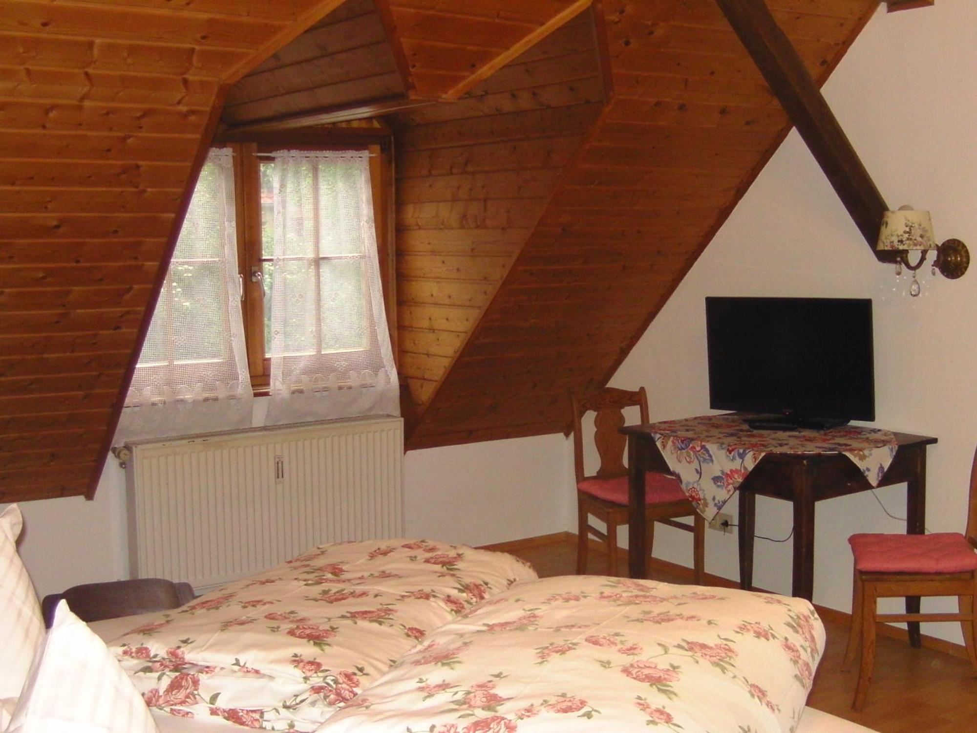 Alte Schreinerei-Auberge Harlekin Randegg Номер фото
