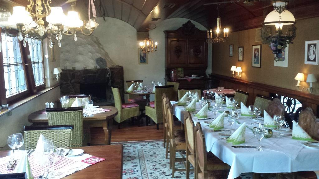 Alte Schreinerei-Auberge Harlekin Randegg Экстерьер фото