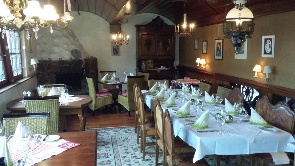 Alte Schreinerei-Auberge Harlekin Randegg Экстерьер фото