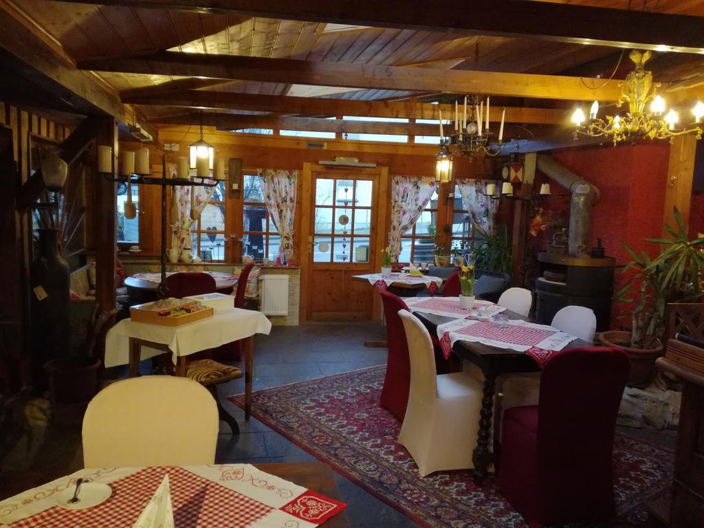Alte Schreinerei-Auberge Harlekin Randegg Экстерьер фото