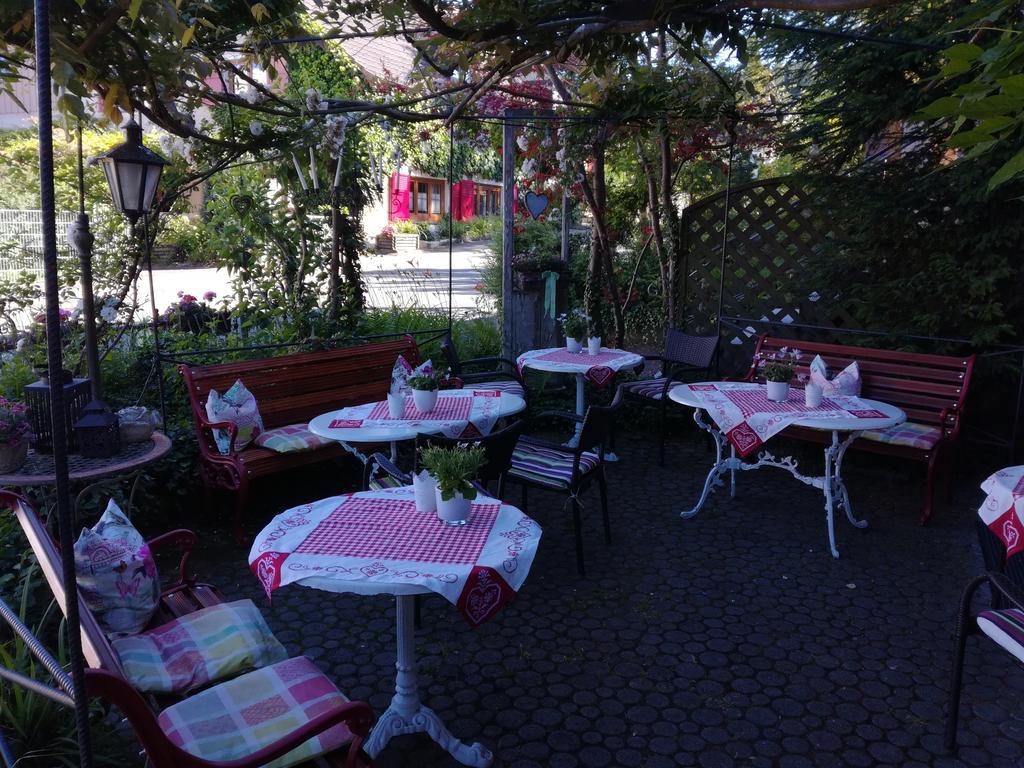 Alte Schreinerei-Auberge Harlekin Randegg Экстерьер фото